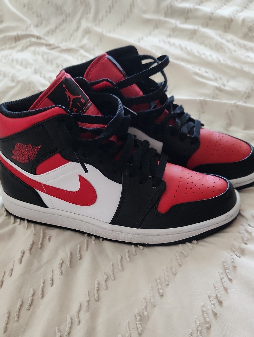 Mens Jordan 1 Mid Black/ White/red